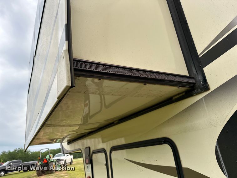 image for item NR9967 2016 Keystone  Montana 3711FL camper