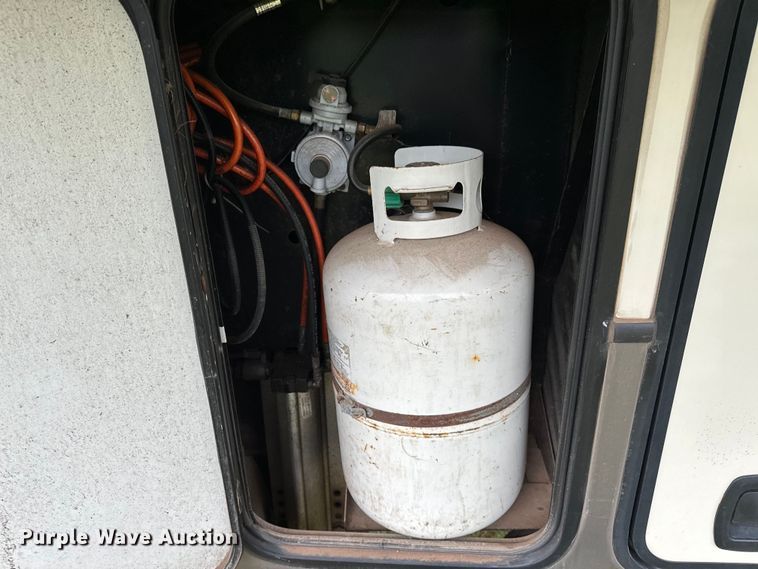 image for item NR9967 2016 Keystone  Montana 3711FL camper