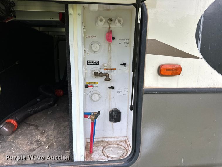 image for item NR9967 2016 Keystone  Montana 3711FL camper