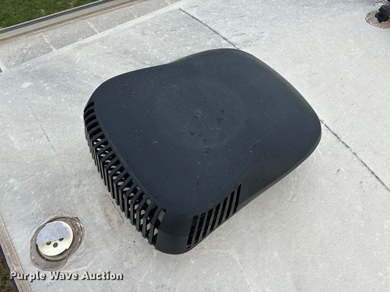 image for item NR9967 2016 Keystone  Montana 3711FL camper