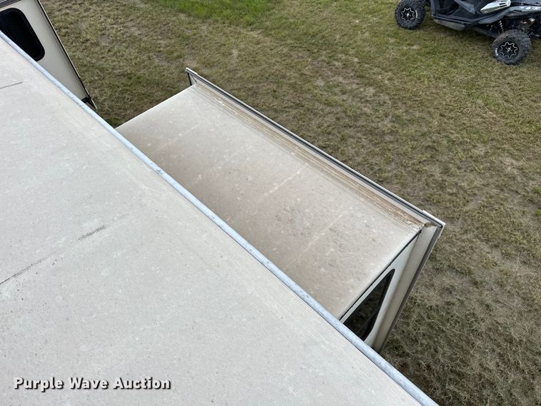 image for item NR9967 2016 Keystone  Montana 3711FL camper