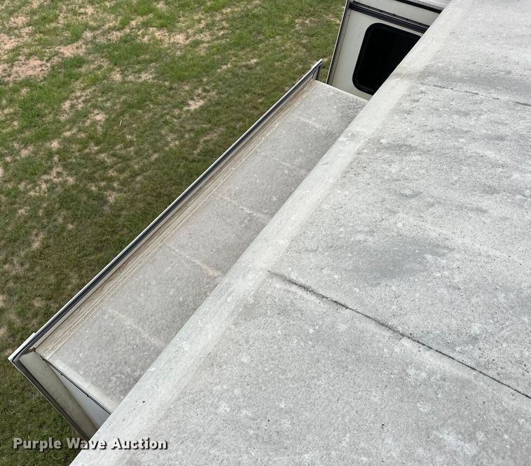 image for item NR9967 2016 Keystone  Montana 3711FL camper