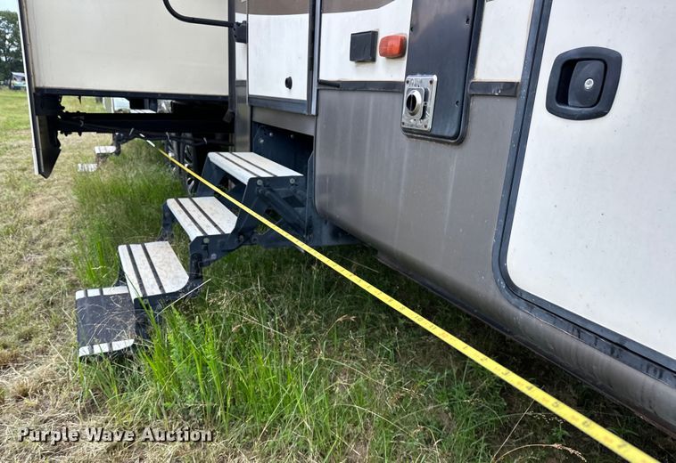 image for item NR9967 2016 Keystone  Montana 3711FL camper