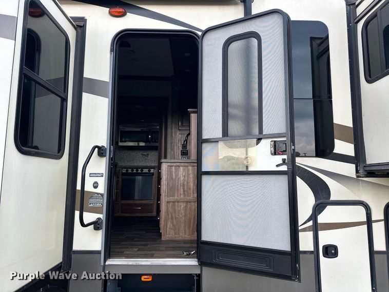 image for item NR9967 2016 Keystone  Montana 3711FL camper