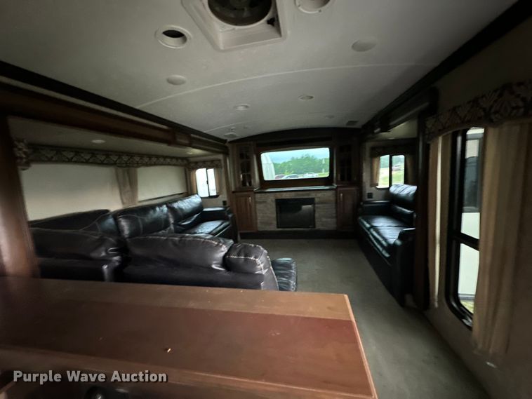 image for item NR9967 2016 Keystone  Montana 3711FL camper