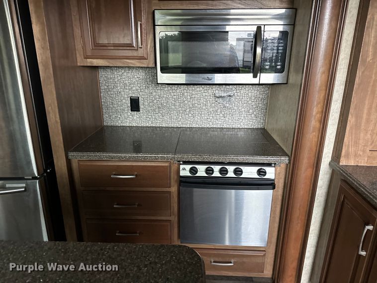 image for item NR9967 2016 Keystone  Montana 3711FL camper