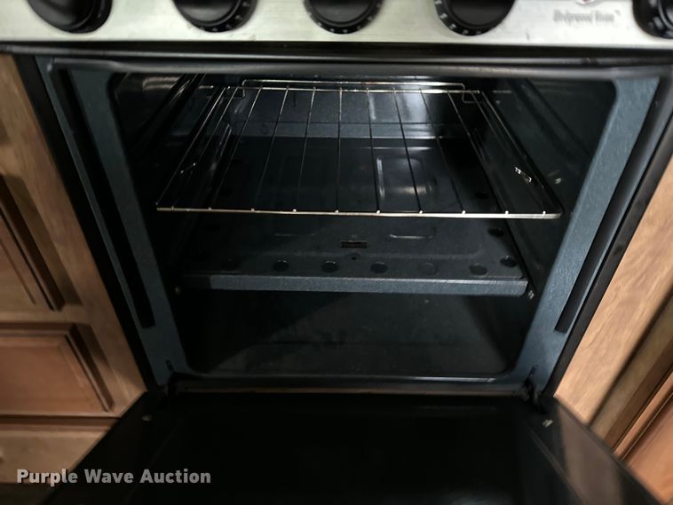 image for item NR9967 2016 Keystone  Montana 3711FL camper