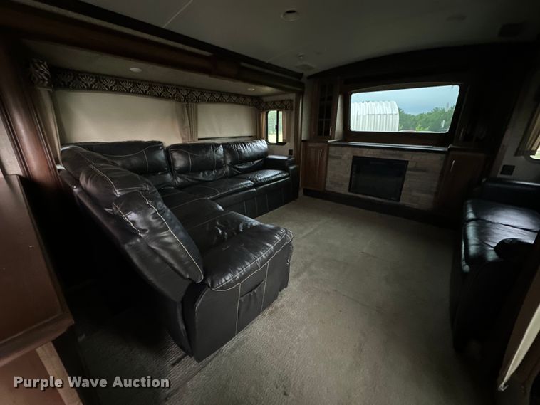 image for item NR9967 2016 Keystone  Montana 3711FL camper