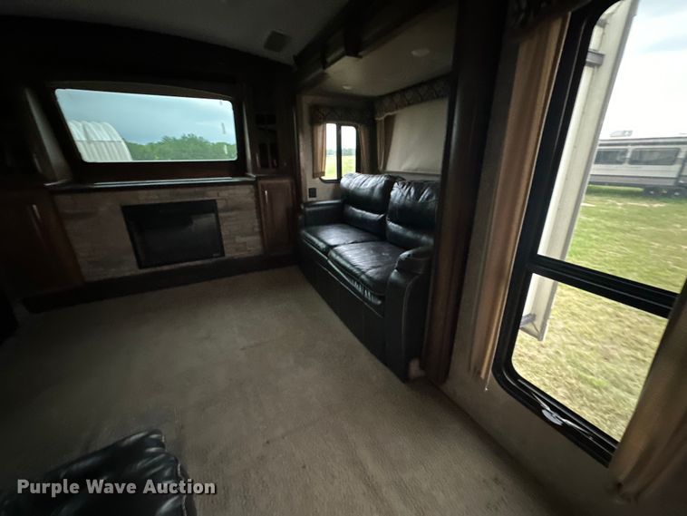 image for item NR9967 2016 Keystone  Montana 3711FL camper