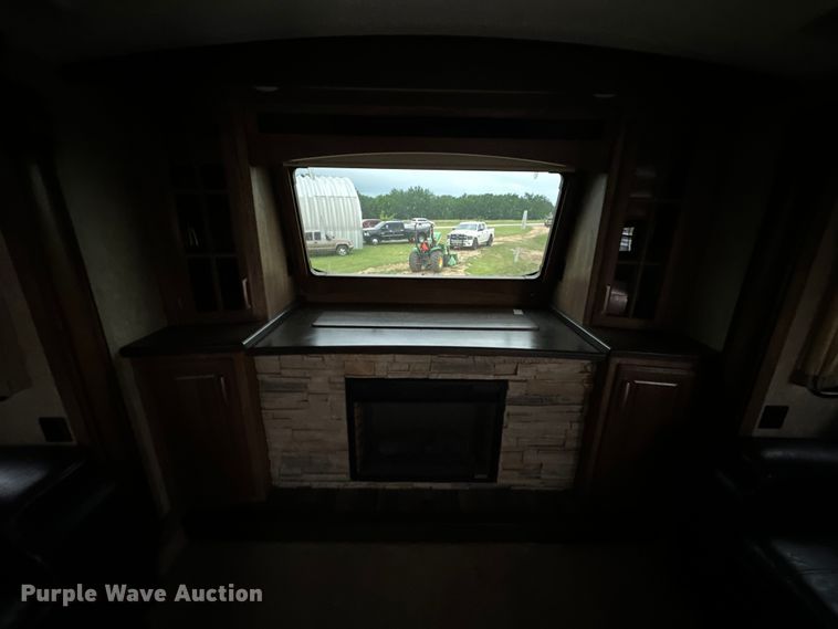 image for item NR9967 2016 Keystone  Montana 3711FL camper