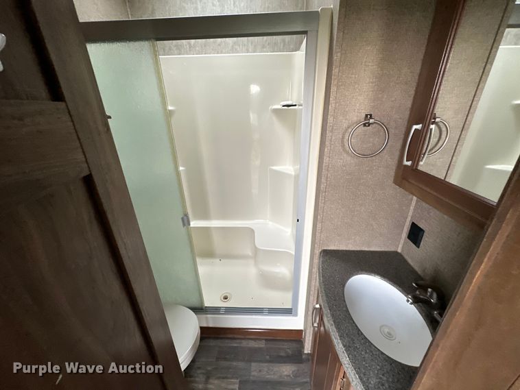 image for item NR9967 2016 Keystone  Montana 3711FL camper