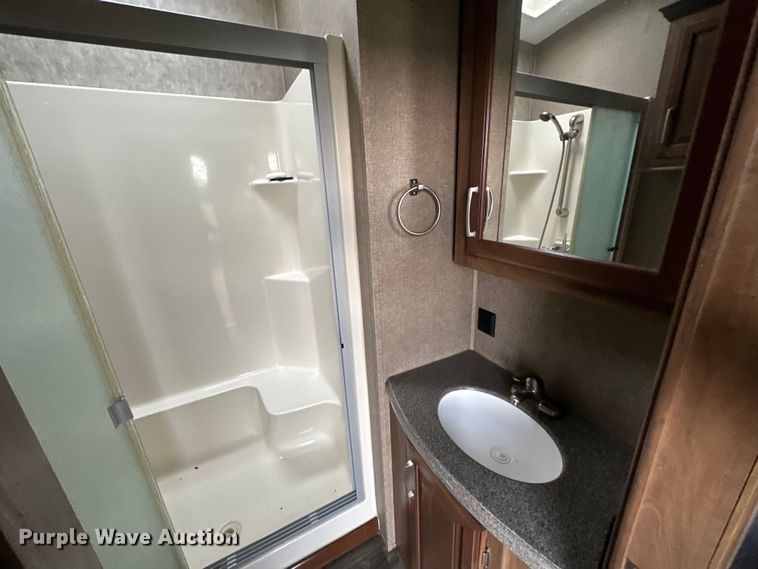 image for item NR9967 2016 Keystone  Montana 3711FL camper