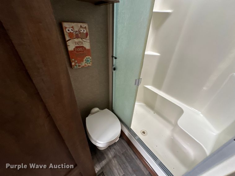 image for item NR9967 2016 Keystone  Montana 3711FL camper