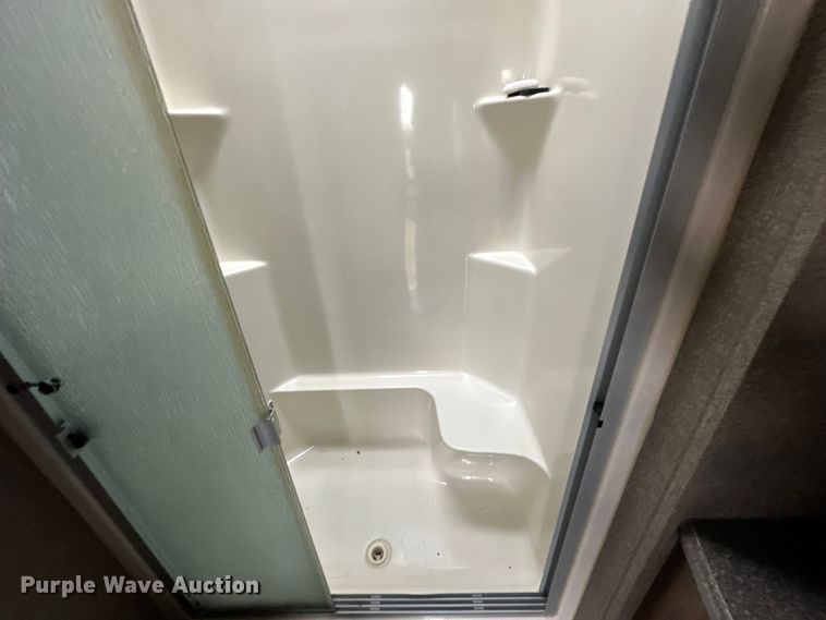 image for item NR9967 2016 Keystone  Montana 3711FL camper