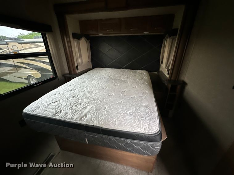 image for item NR9967 2016 Keystone  Montana 3711FL camper