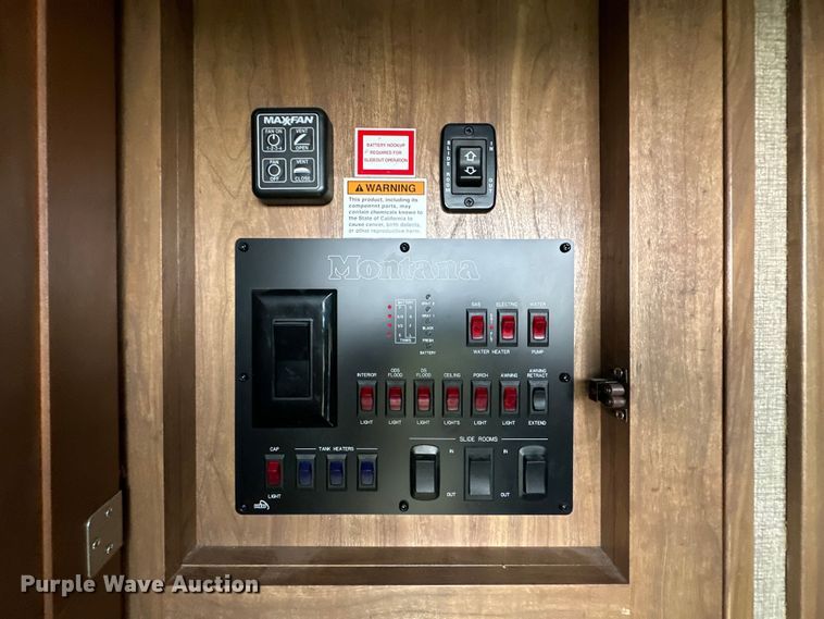 image for item NR9967 2016 Keystone  Montana 3711FL camper