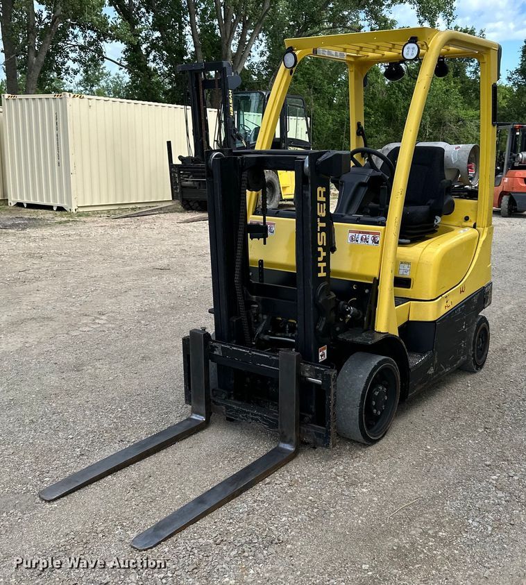 image for item NT9312 2019 Hyster  S40FT forklift