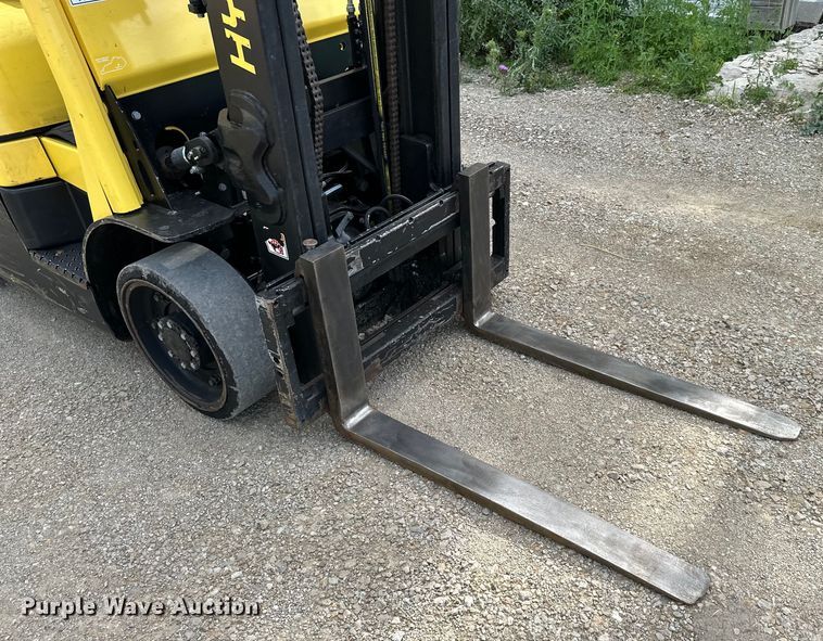 image for item NT9312 2019 Hyster  S40FT forklift