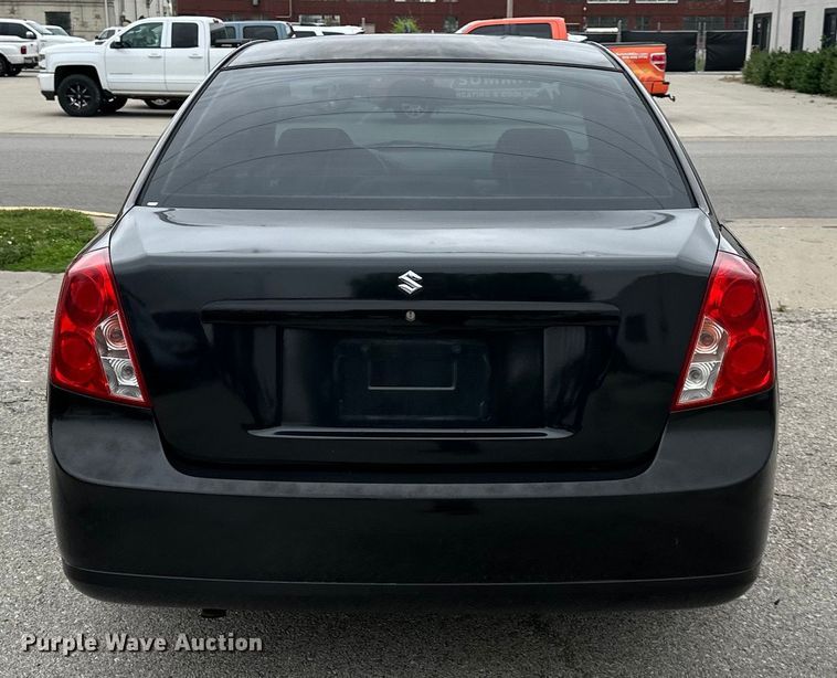 image for item NT9372 2004 Suzuki  Forenza 