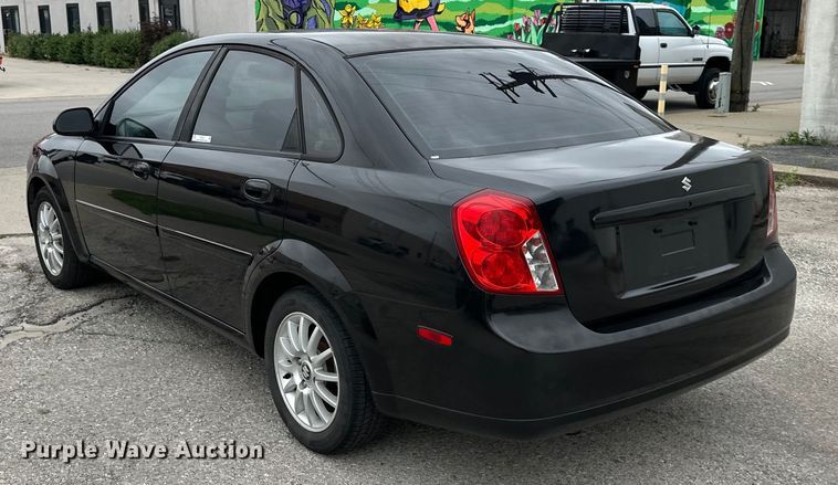 image for item NT9372 2004 Suzuki  Forenza 