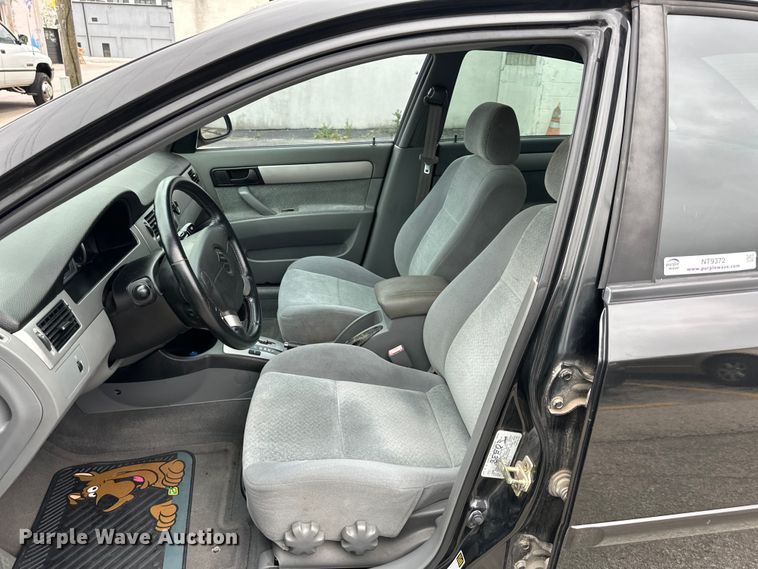 image for item NT9372 2004 Suzuki  Forenza 