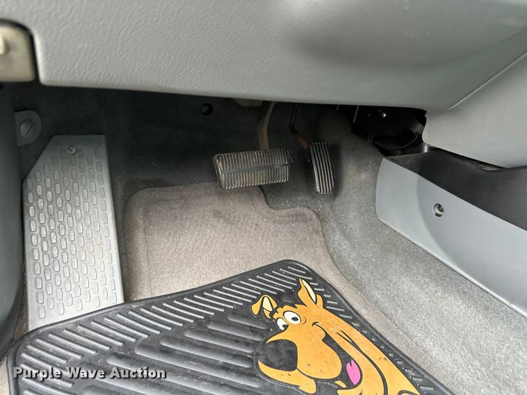 image for item NT9372 2004 Suzuki  Forenza 