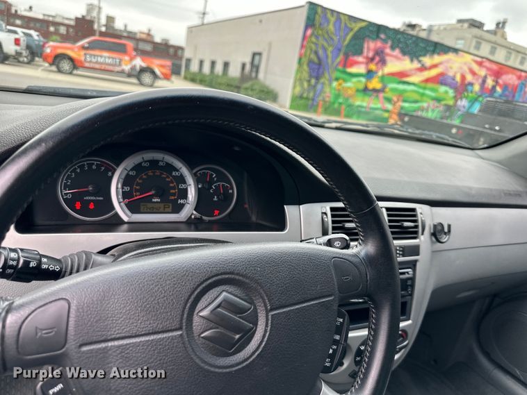 image for item NT9372 2004 Suzuki  Forenza 