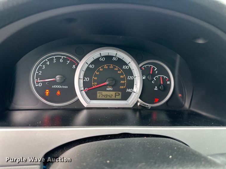 image for item NT9372 2004 Suzuki  Forenza 