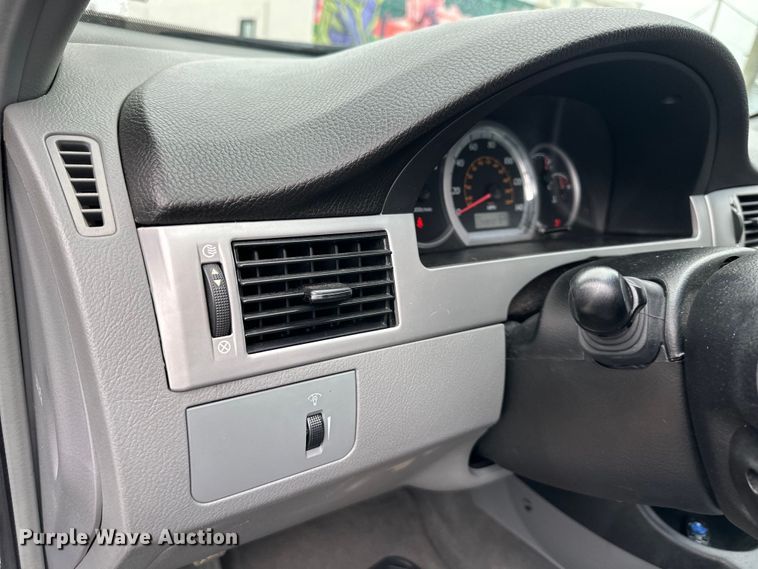 image for item NT9372 2004 Suzuki  Forenza 