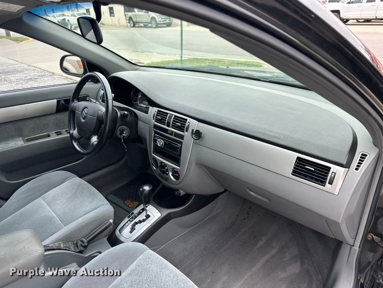 image for item NT9372 2004 Suzuki  Forenza 