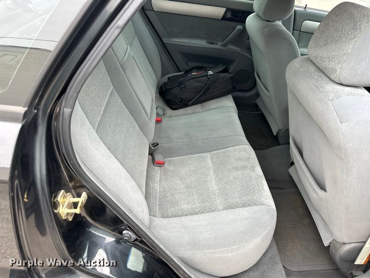 image for item NT9372 2004 Suzuki  Forenza 