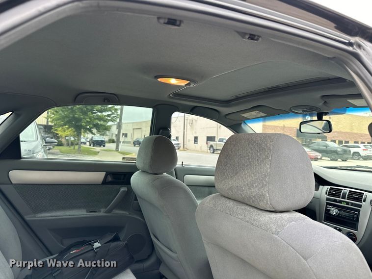 image for item NT9372 2004 Suzuki  Forenza 