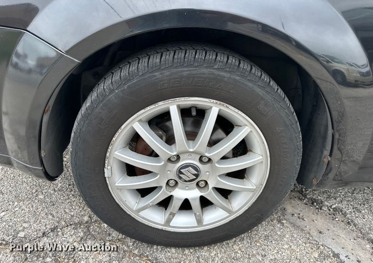 image for item NT9372 2004 Suzuki  Forenza 