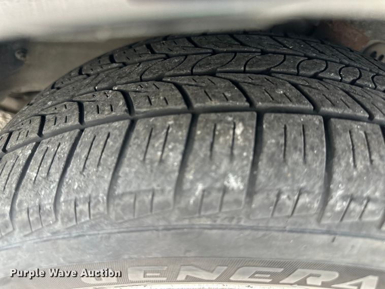 image for item NT9372 2004 Suzuki  Forenza 