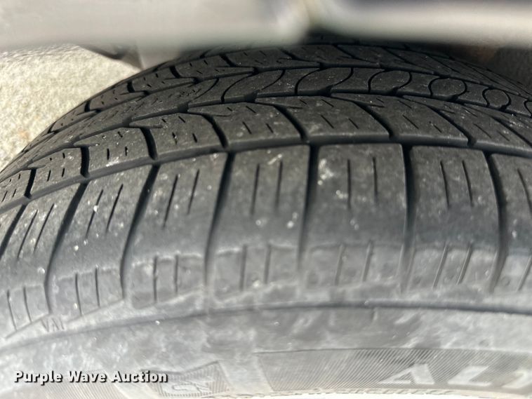 image for item NT9372 2004 Suzuki  Forenza 