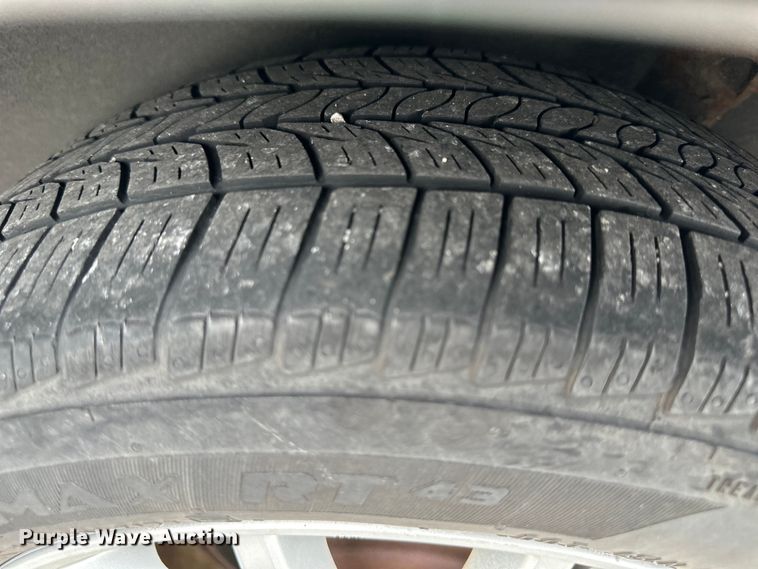 image for item NT9372 2004 Suzuki  Forenza 