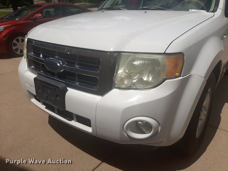 image for item NU9804 2008 Ford Escape Hybrid SUV
