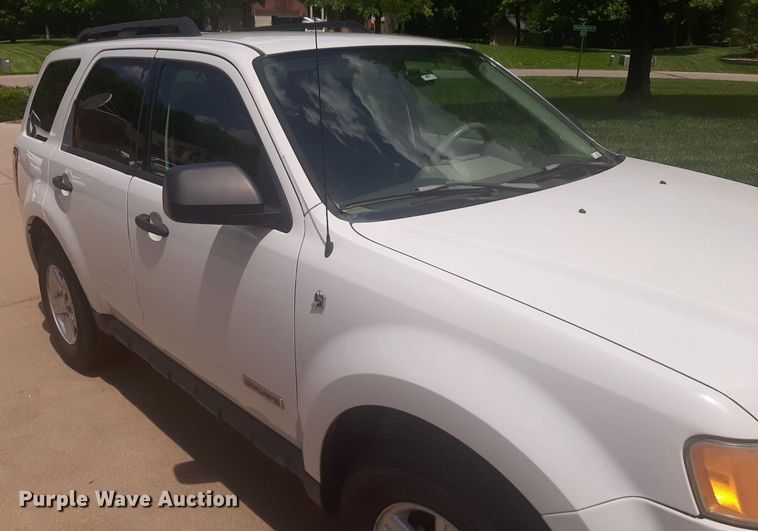 image for item NU9804 2008 Ford Escape Hybrid SUV