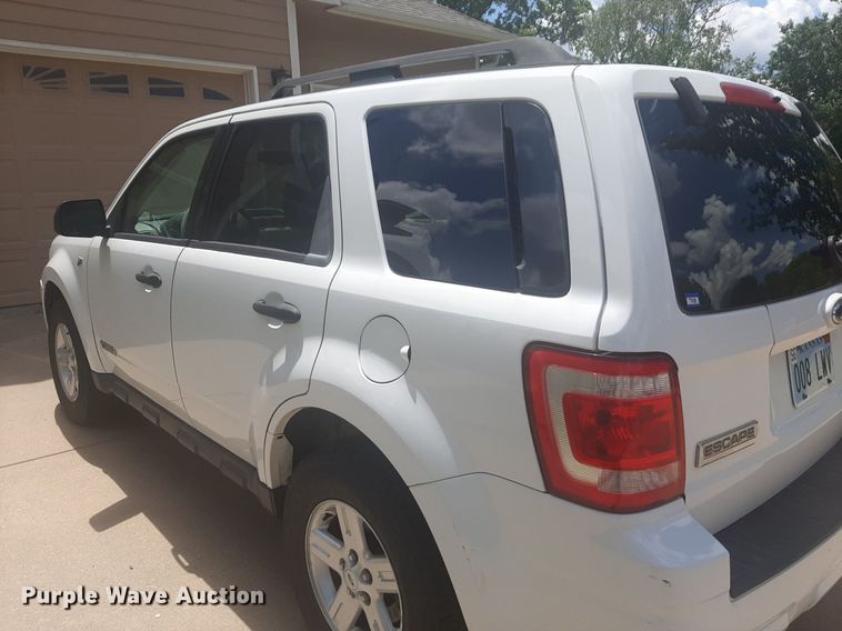 image for item NU9804 2008 Ford Escape Hybrid SUV