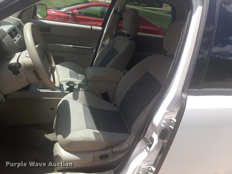 image for item NU9804 2008 Ford Escape Hybrid SUV