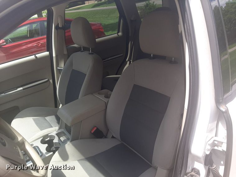 image for item NU9804 2008 Ford Escape Hybrid SUV