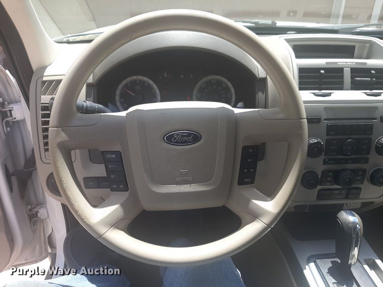 image for item NU9804 2008 Ford Escape Hybrid SUV