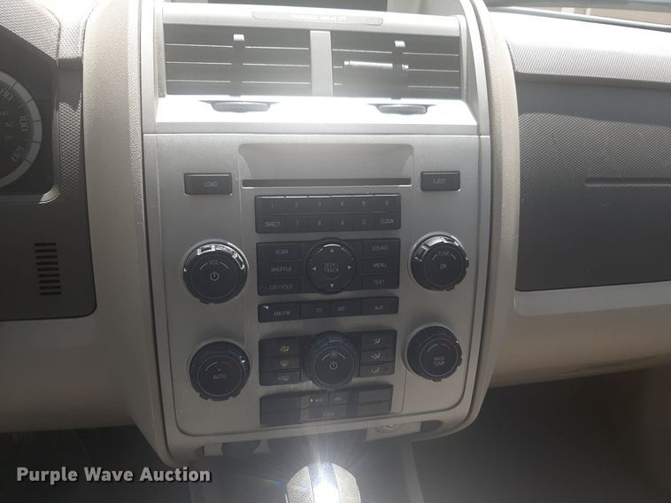 image for item NU9804 2008 Ford Escape Hybrid SUV