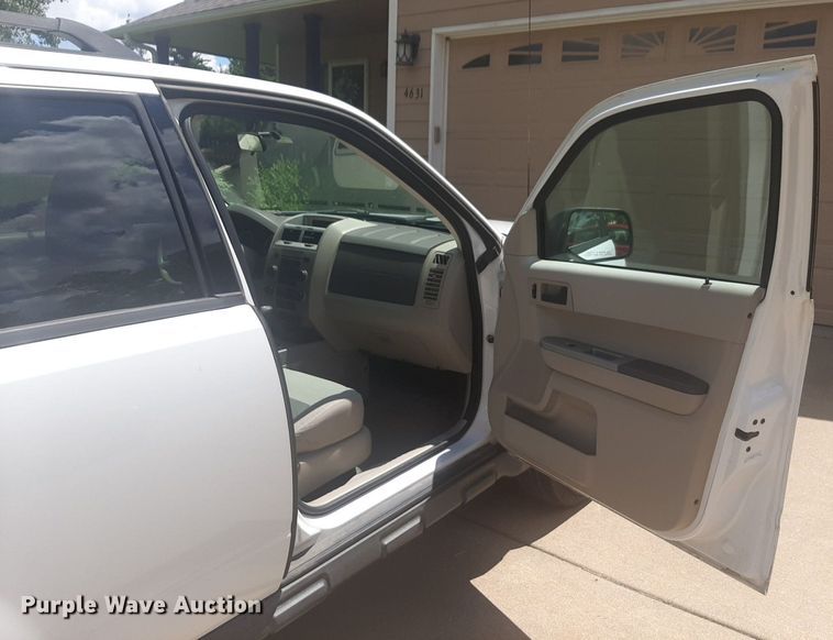image for item NU9804 2008 Ford Escape Hybrid SUV