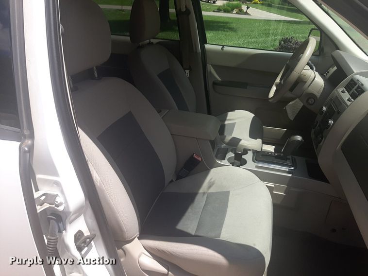image for item NU9804 2008 Ford Escape Hybrid SUV