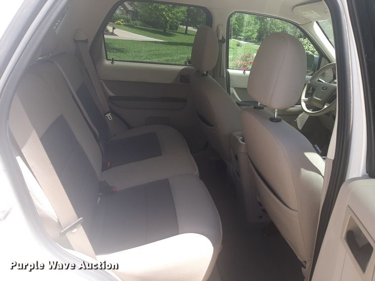 image for item NU9804 2008 Ford Escape Hybrid SUV