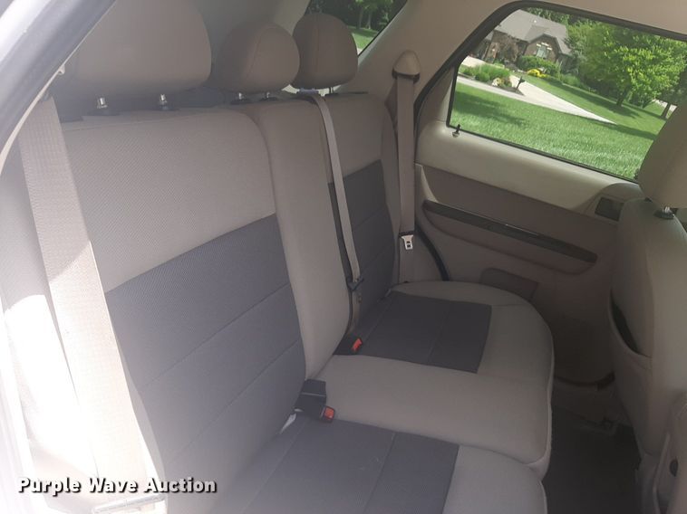 image for item NU9804 2008 Ford Escape Hybrid SUV