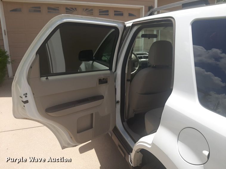 image for item NU9804 2008 Ford Escape Hybrid SUV