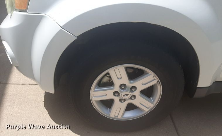image for item NU9804 2008 Ford Escape Hybrid SUV