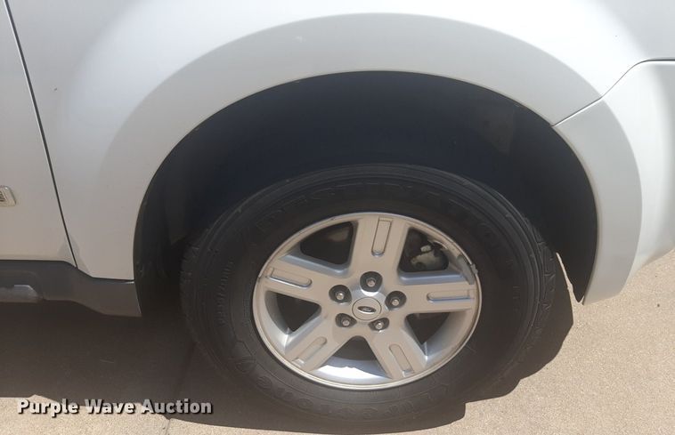 image for item NU9804 2008 Ford Escape Hybrid SUV